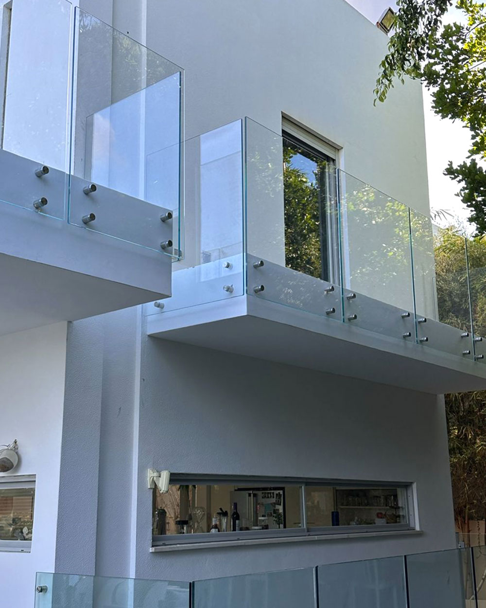 מעקה זכוכית דגם מנטים