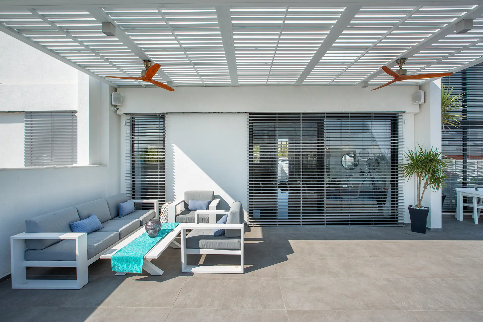 פרגולה רפפות צבע לבן