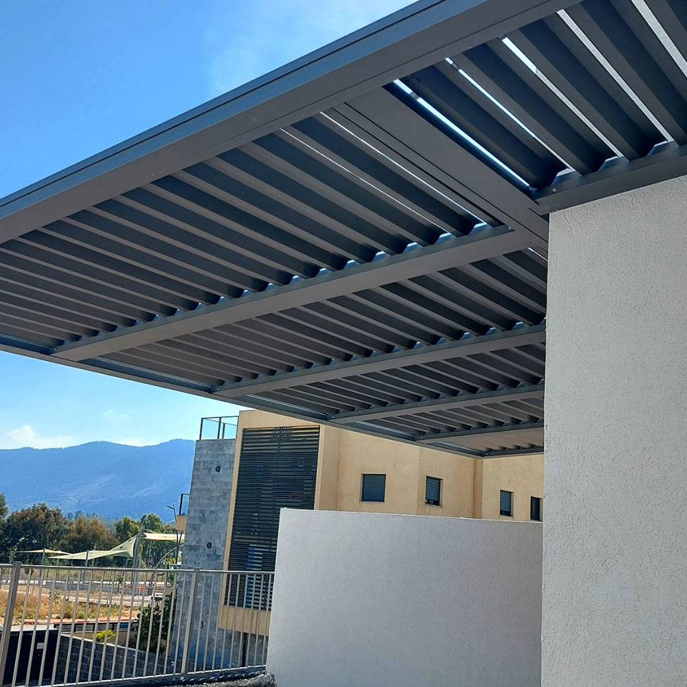 פרגולה רפפת שחורה