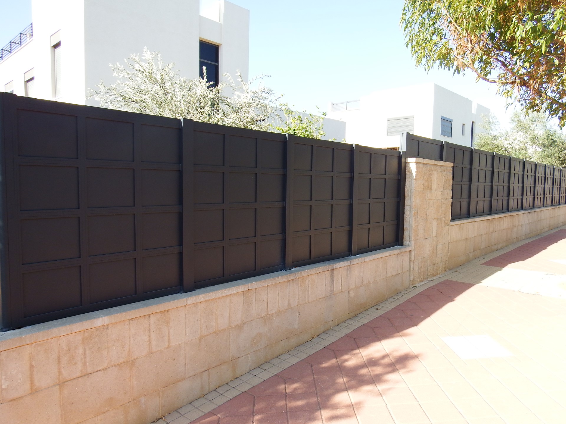 גדרות דגם אטום