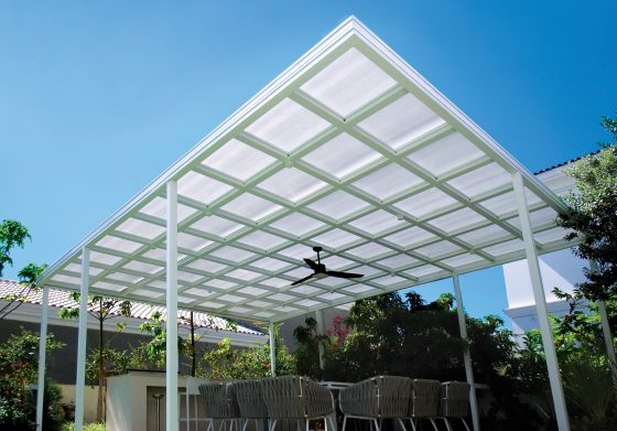 פרגולה לבנה דגם קוביות