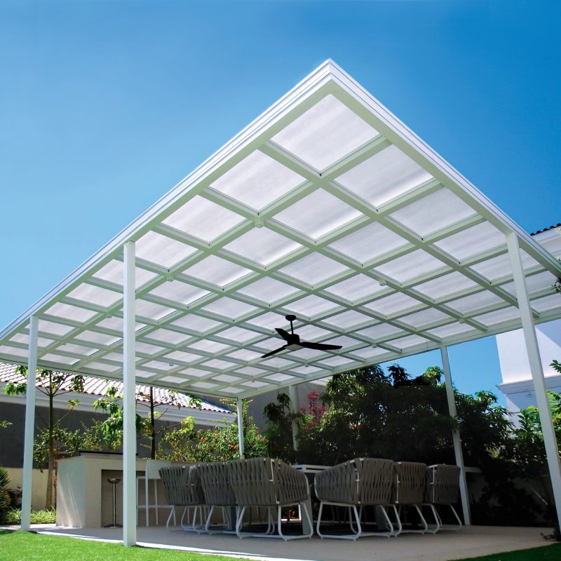 פרגולה לבנה דגם קוביות