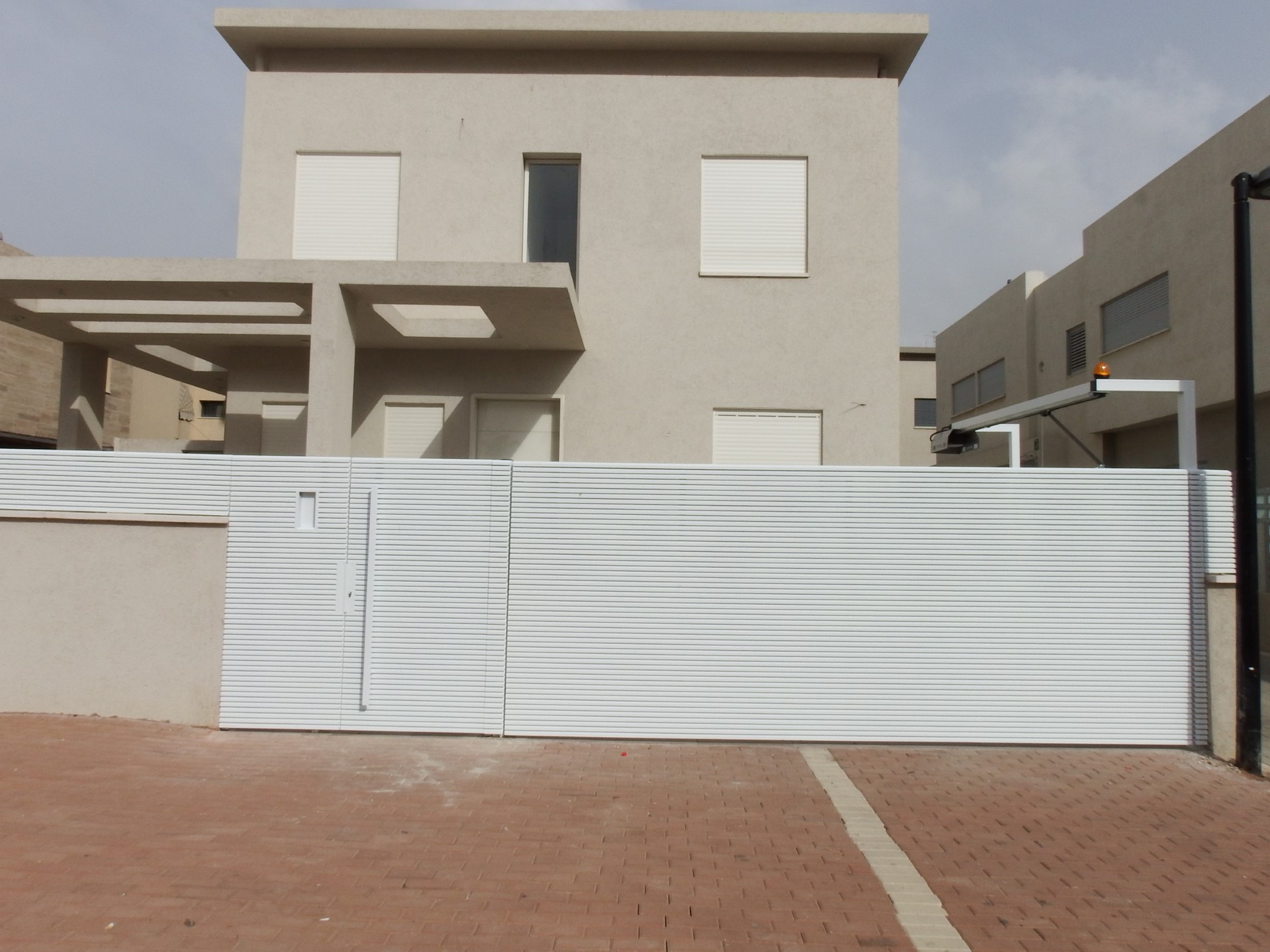 שער דגם הייטק זוויתי