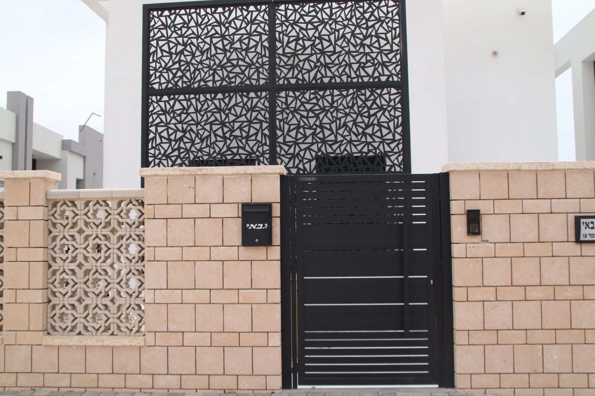 משרביות חיצוניות בחיתוך לייזר