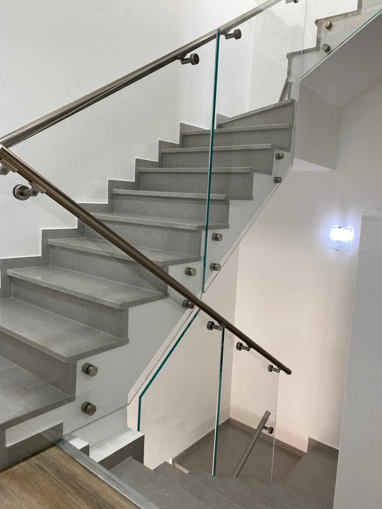 מעקה דגם יובל