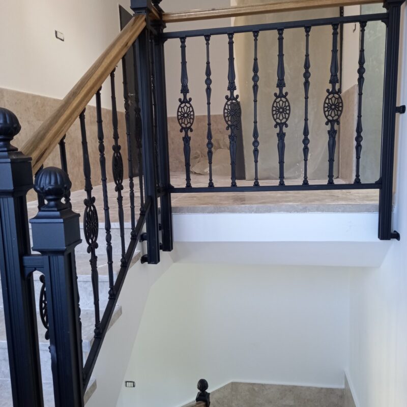 מעקה דוגמאות