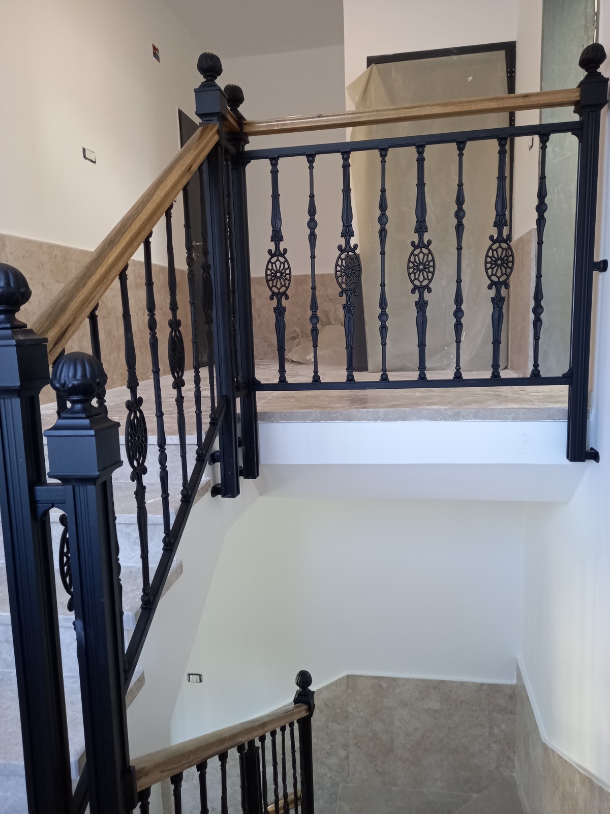 מעקה דוגמאות