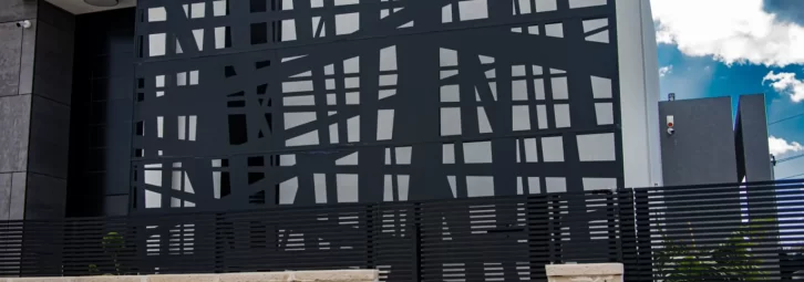 פרקטיקה ואסתטיקה: הכול על משרביה מתכת