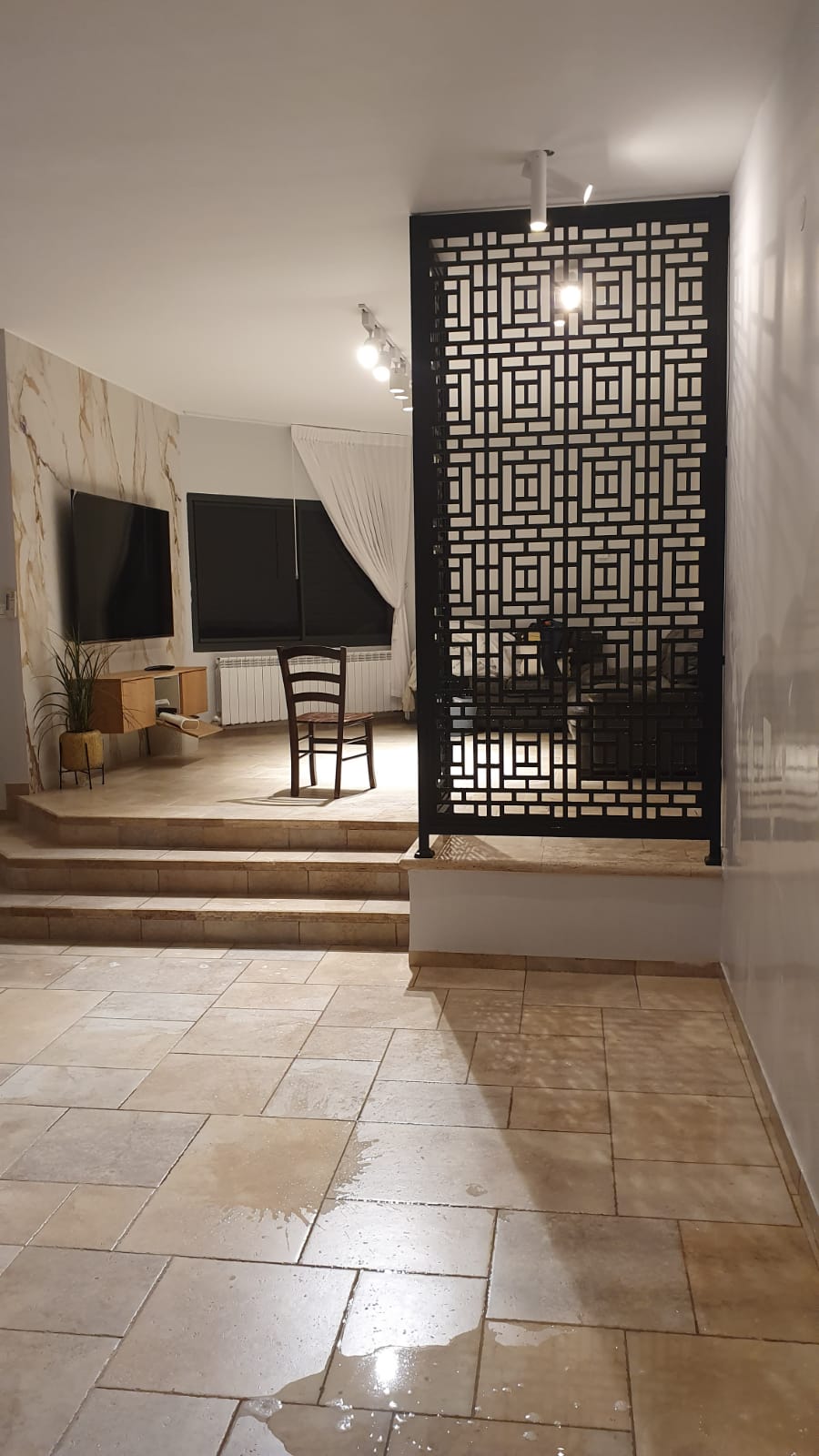 מחיצת פנים של משרביה