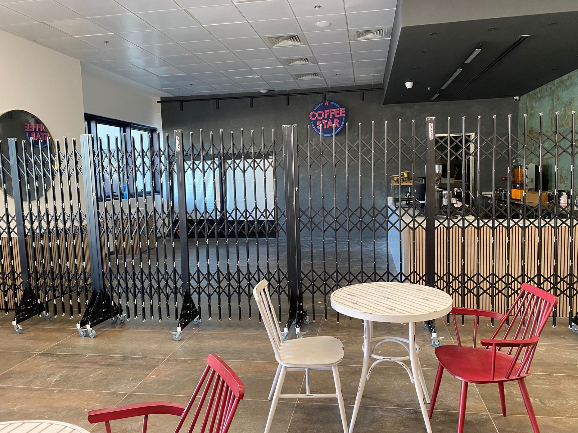 סורג מתקפל לעסק