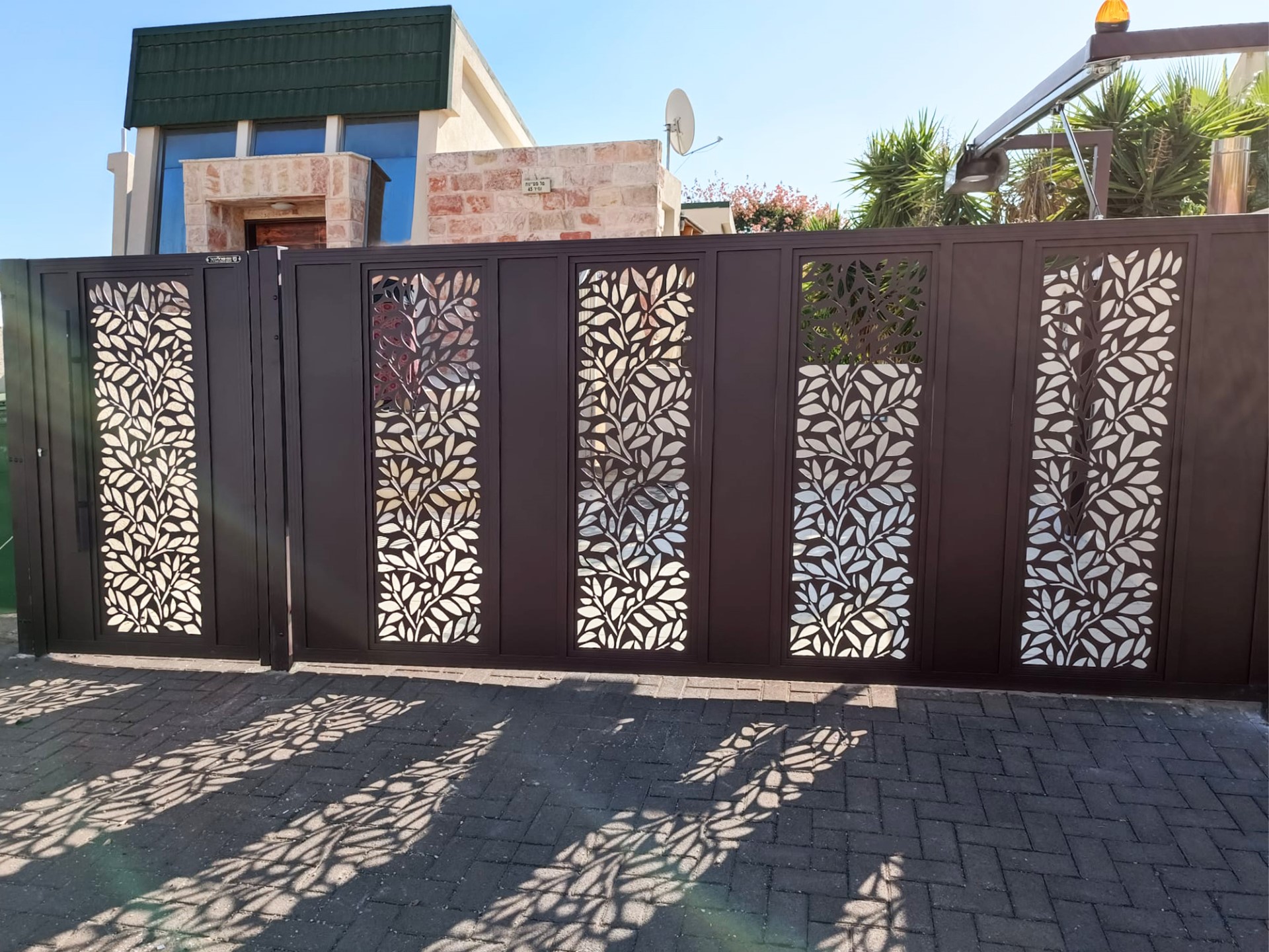 שערים צבע שחור