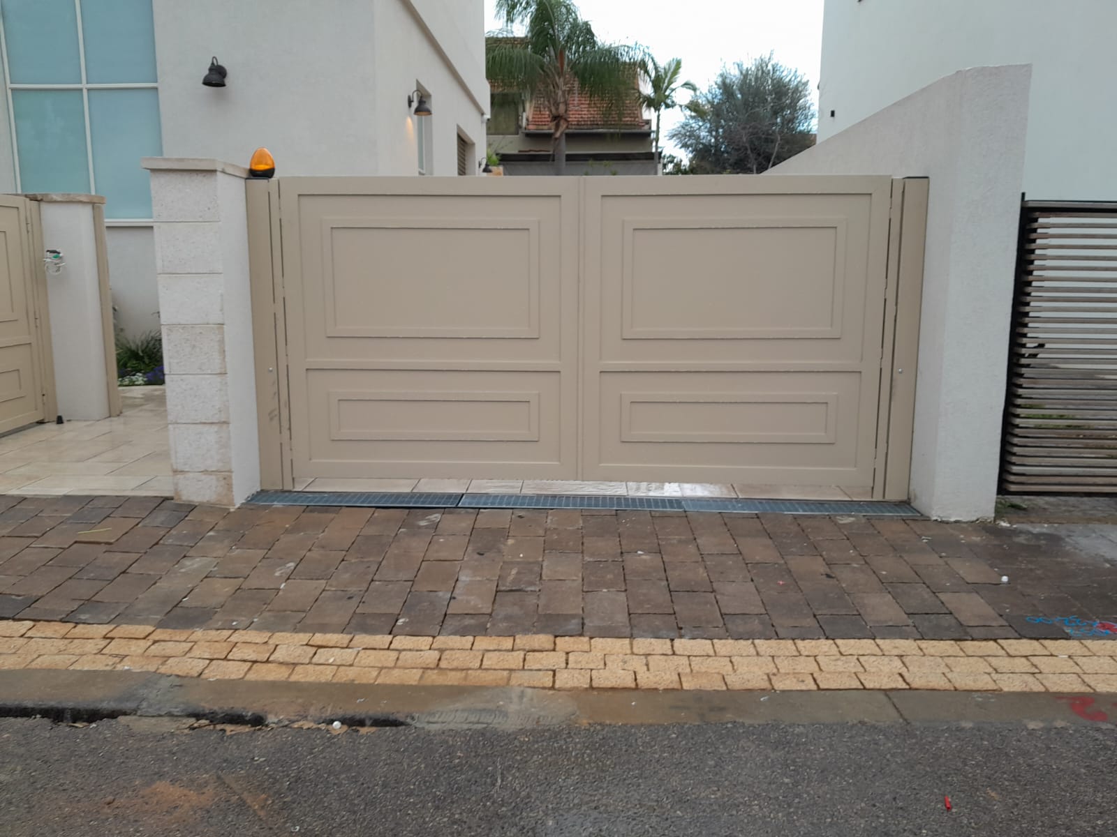 שער דו כנפי