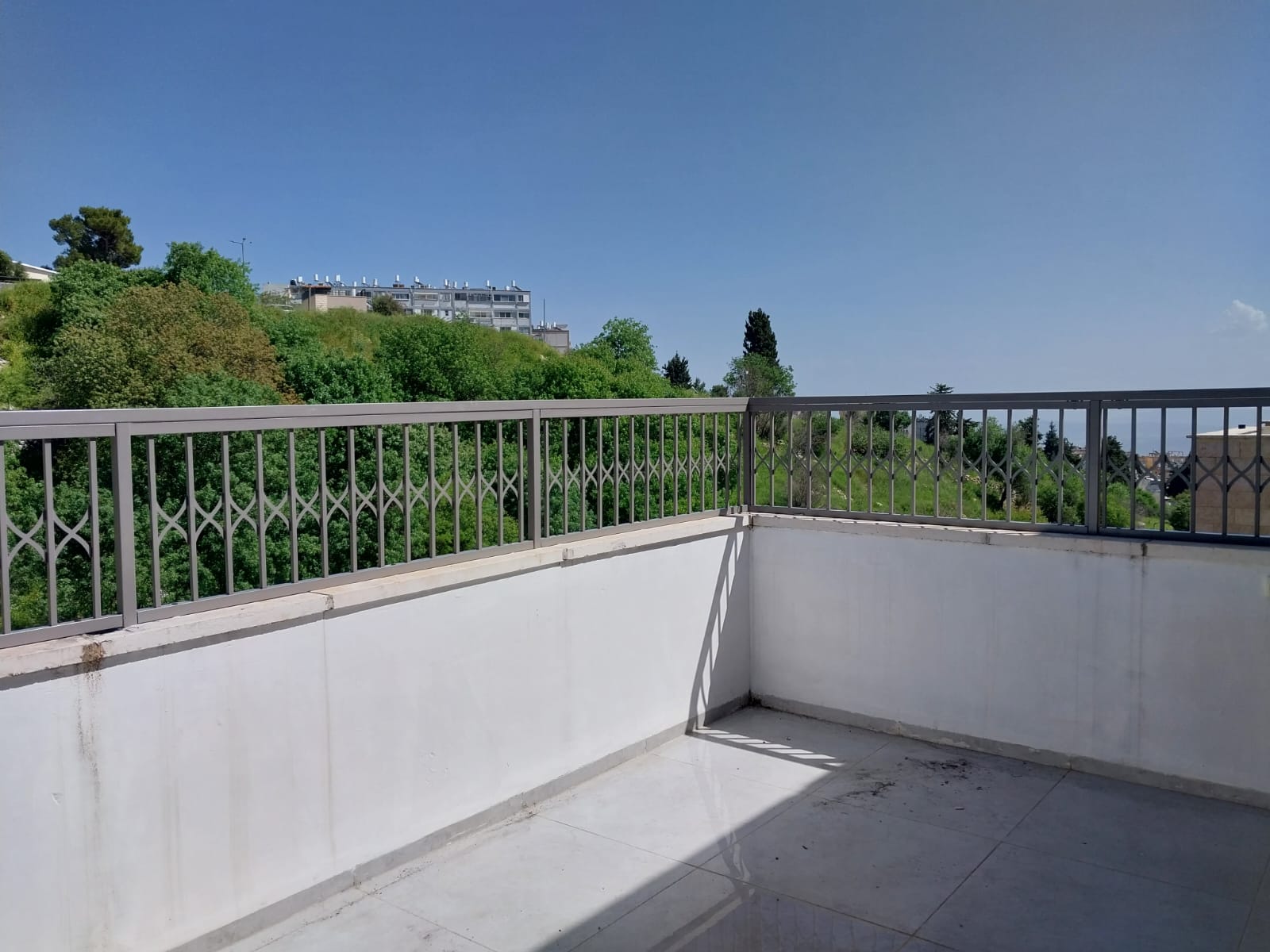 הגבהת מעקה אלומיניום