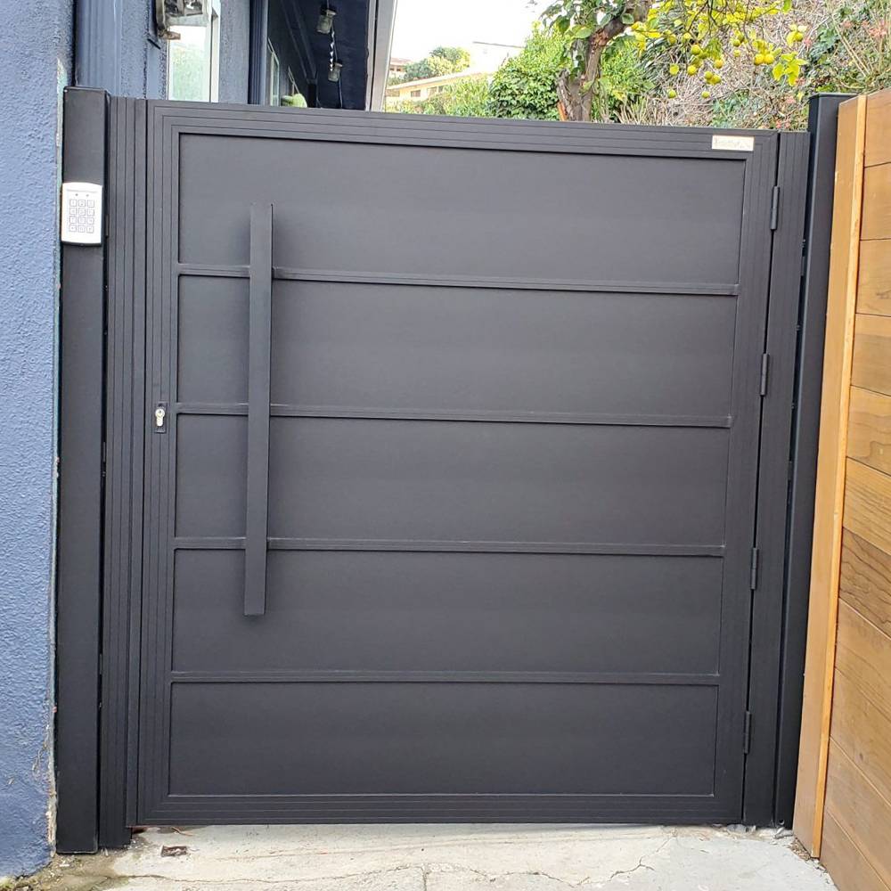 שער אטום שחור