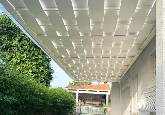 פרגולה לבנה דגם גלי