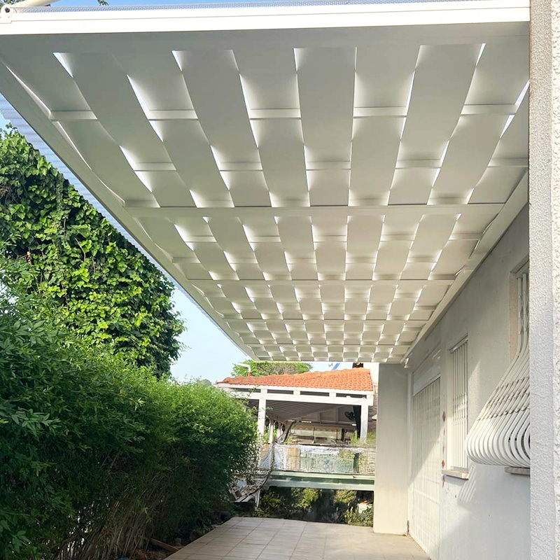 פרגולה לבנה דגם גלי