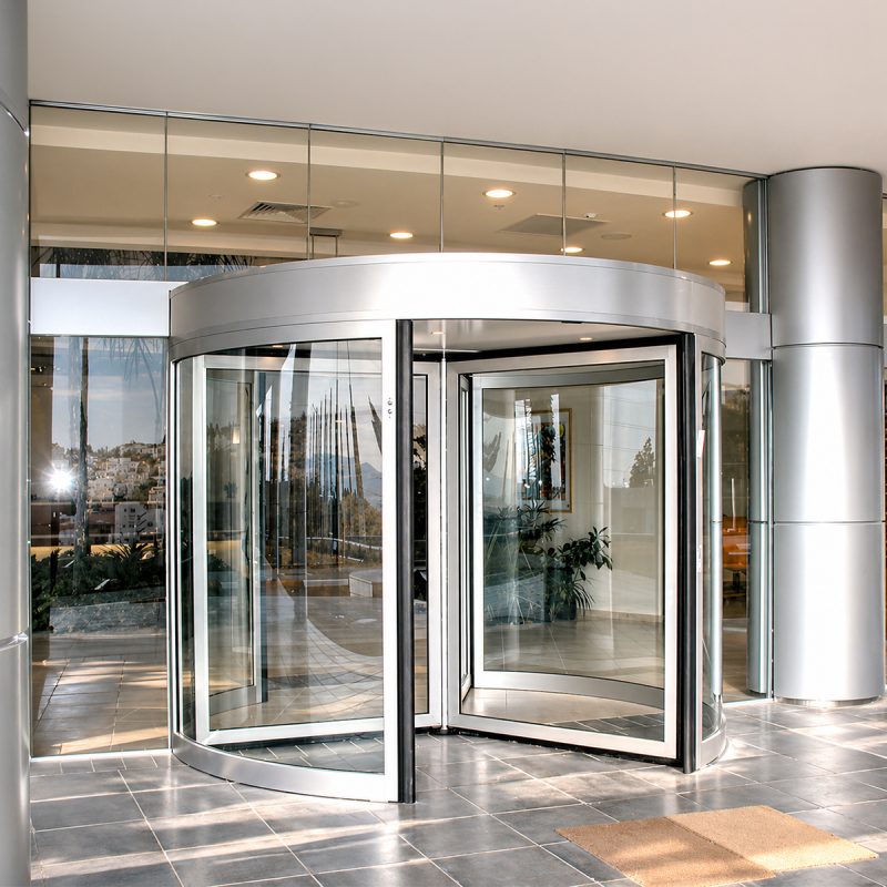 דלת אוטומטית מסתובבת