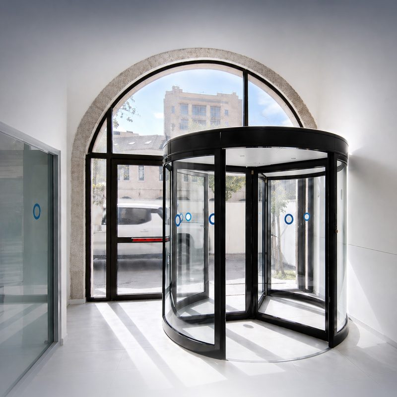 דלת מסתובבת