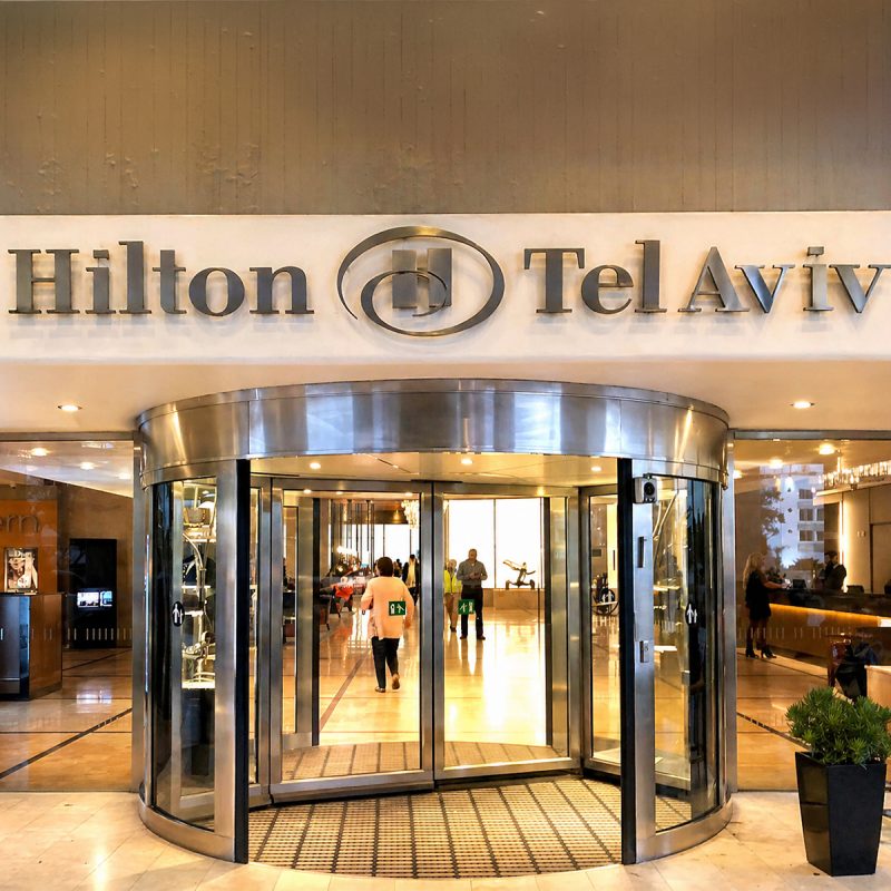 דלת אוטומטית מסתובבת