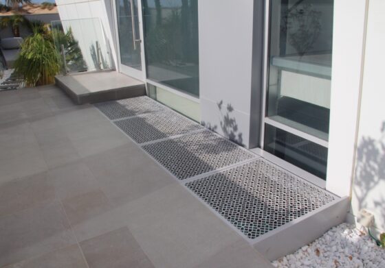 חצרות אנגליות חיתוך לייזר