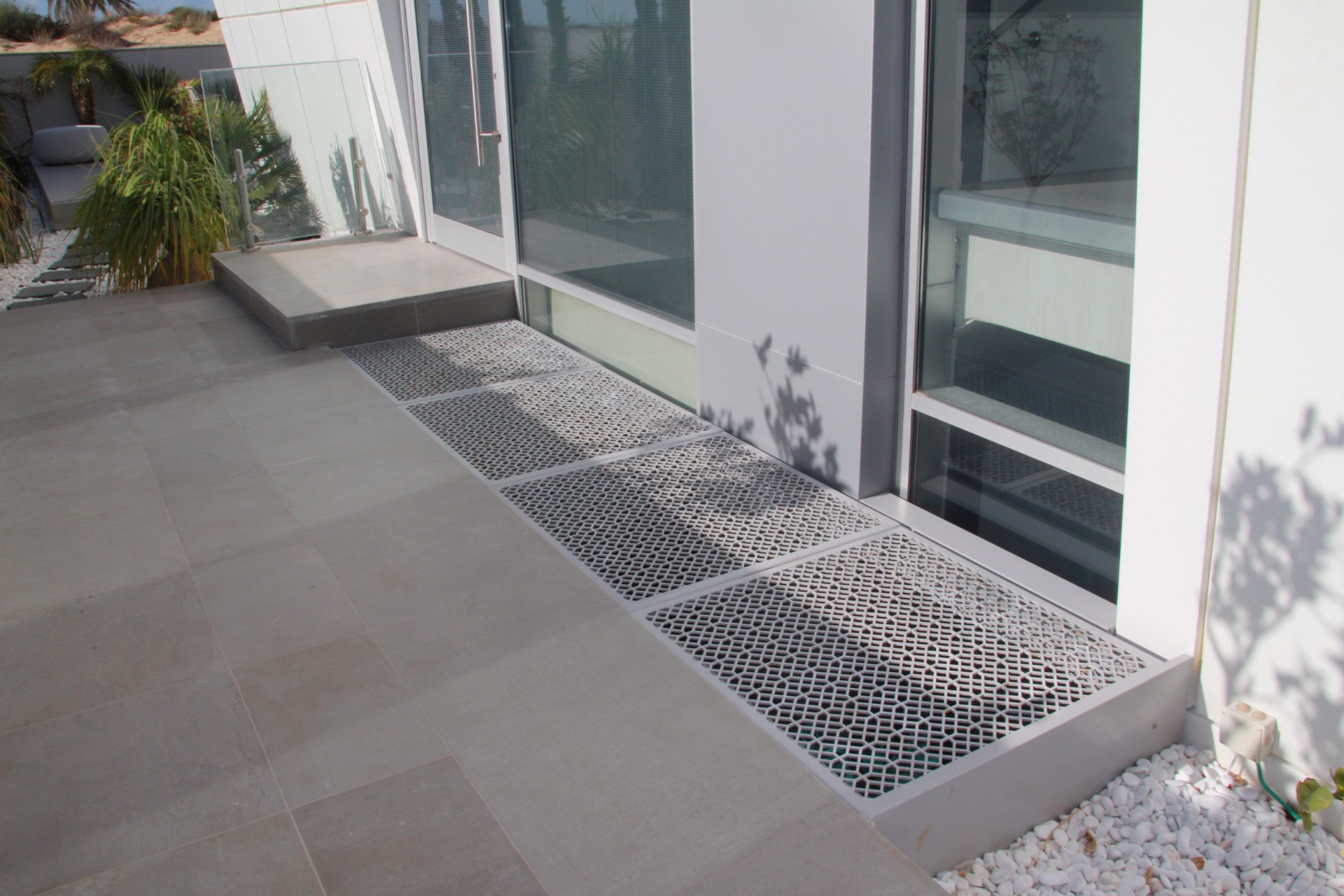 חצרות אנגליות חיתוך לייזר