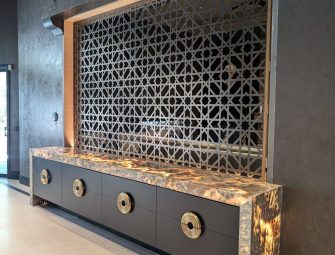 משרביה לקיר: השילוב המושלם בין אמנות, פרטיות ועיצוב מודרני