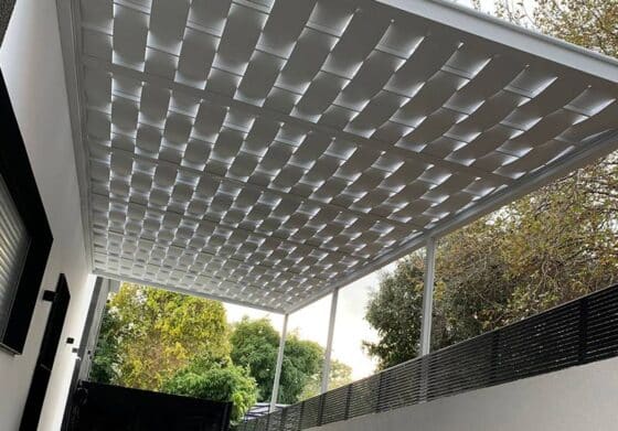 פרגולה גלי צבע לבן