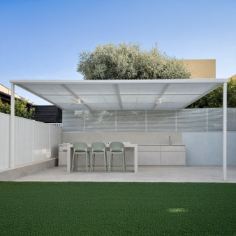 פרגולה לחצר