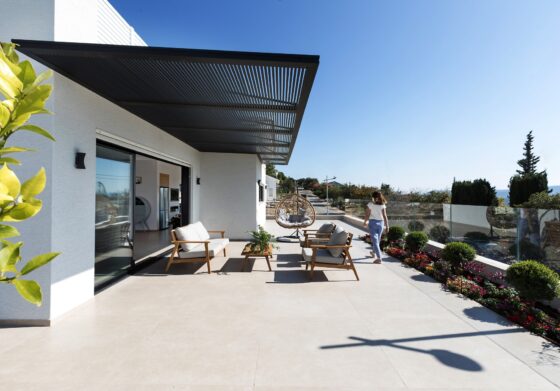 פרגולת הייטק להצללת מרפסת