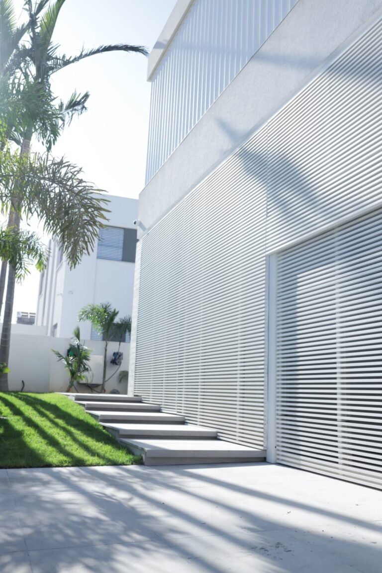 שערים וחיפויים