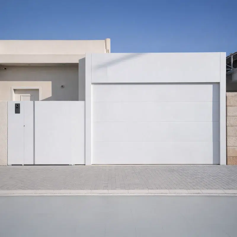 שער פנאלים צבע לבן בחזית בית