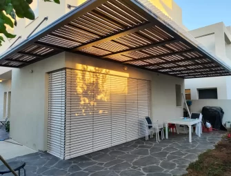פרגולות אלומיניום: שדרוג מושלם לחצרות וגגות