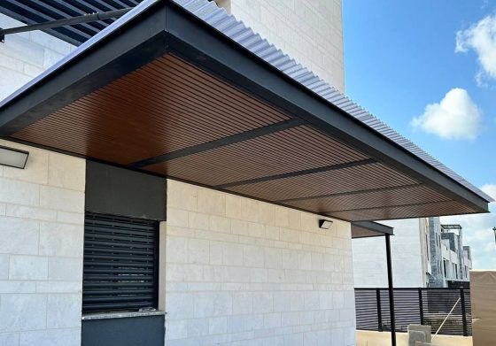 פרגולה דגם פרופילים דמוי עץ