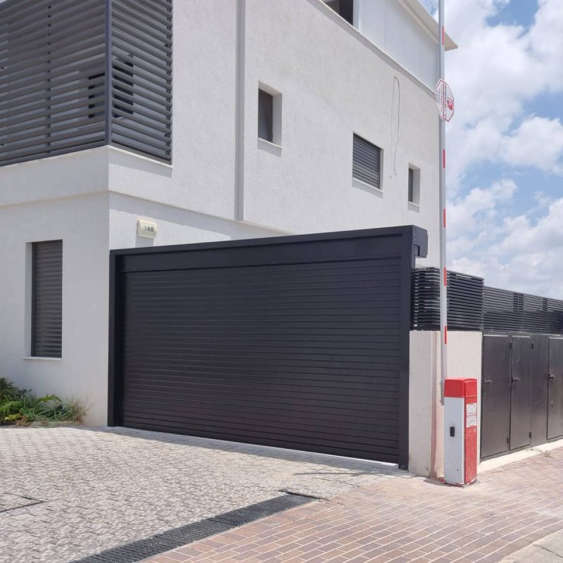 תריס גלילה לחניה