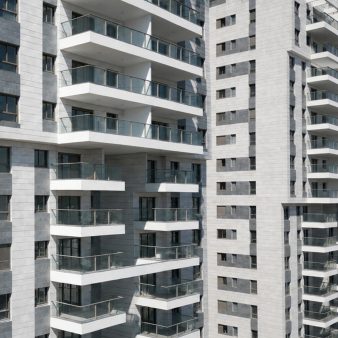 אנדריוס נתניה – מעקה דגם סרפר